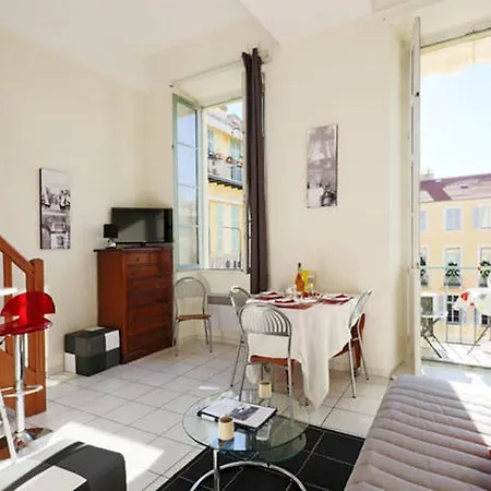 Le Bosio - Old Town And Balcony